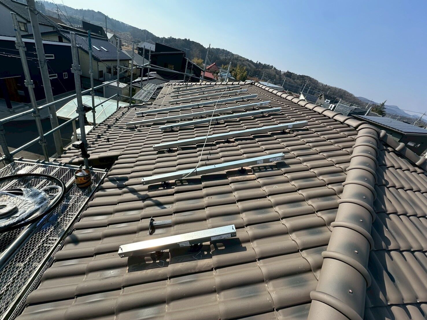 太陽光パネル設置工事と足場の重要性について