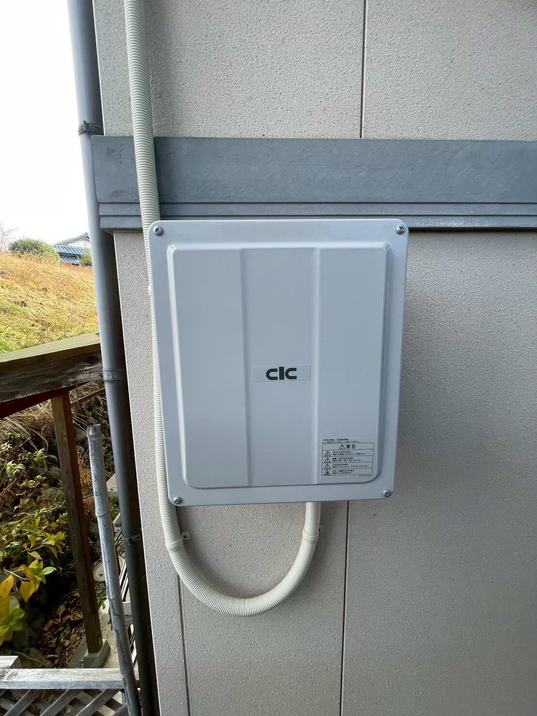 瓦屋根住宅に太陽光パネルを設置しました【施工事例】